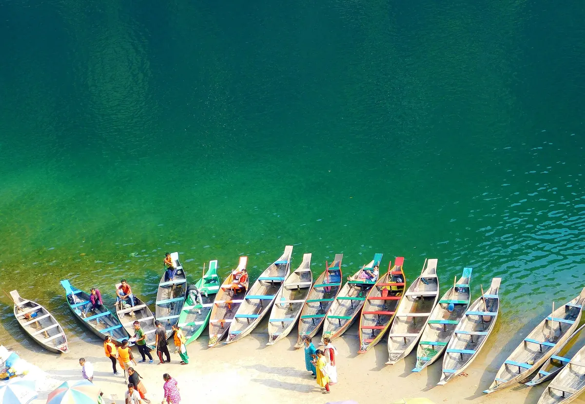 File:The Umngot River Boating at Dawki.jpg